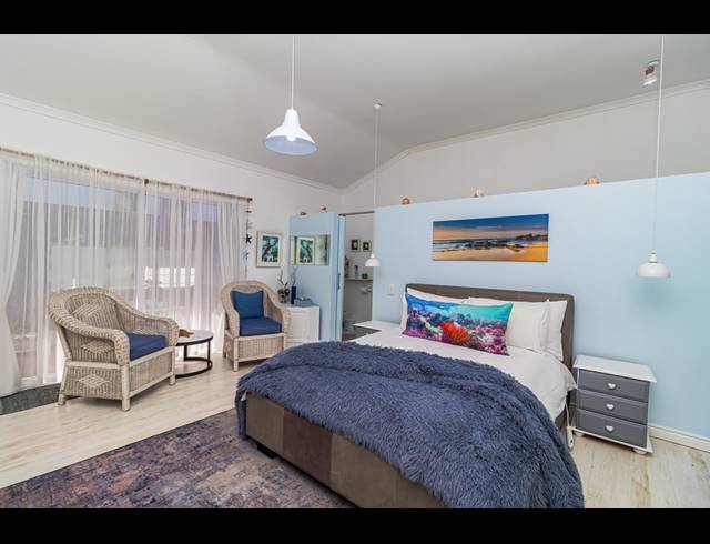 4 BEDROOM HOUSE FOR SALE IN GROTTO BAY